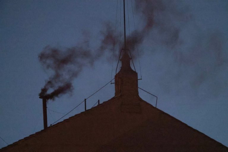 Conclave-to-elect-the-new-pope-at-the-Vatican-9oojzqnh